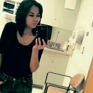 Meet your Posher, Desiree